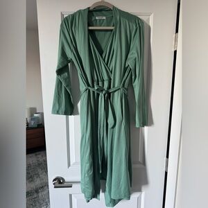 Maternity nursing gown and robe size small